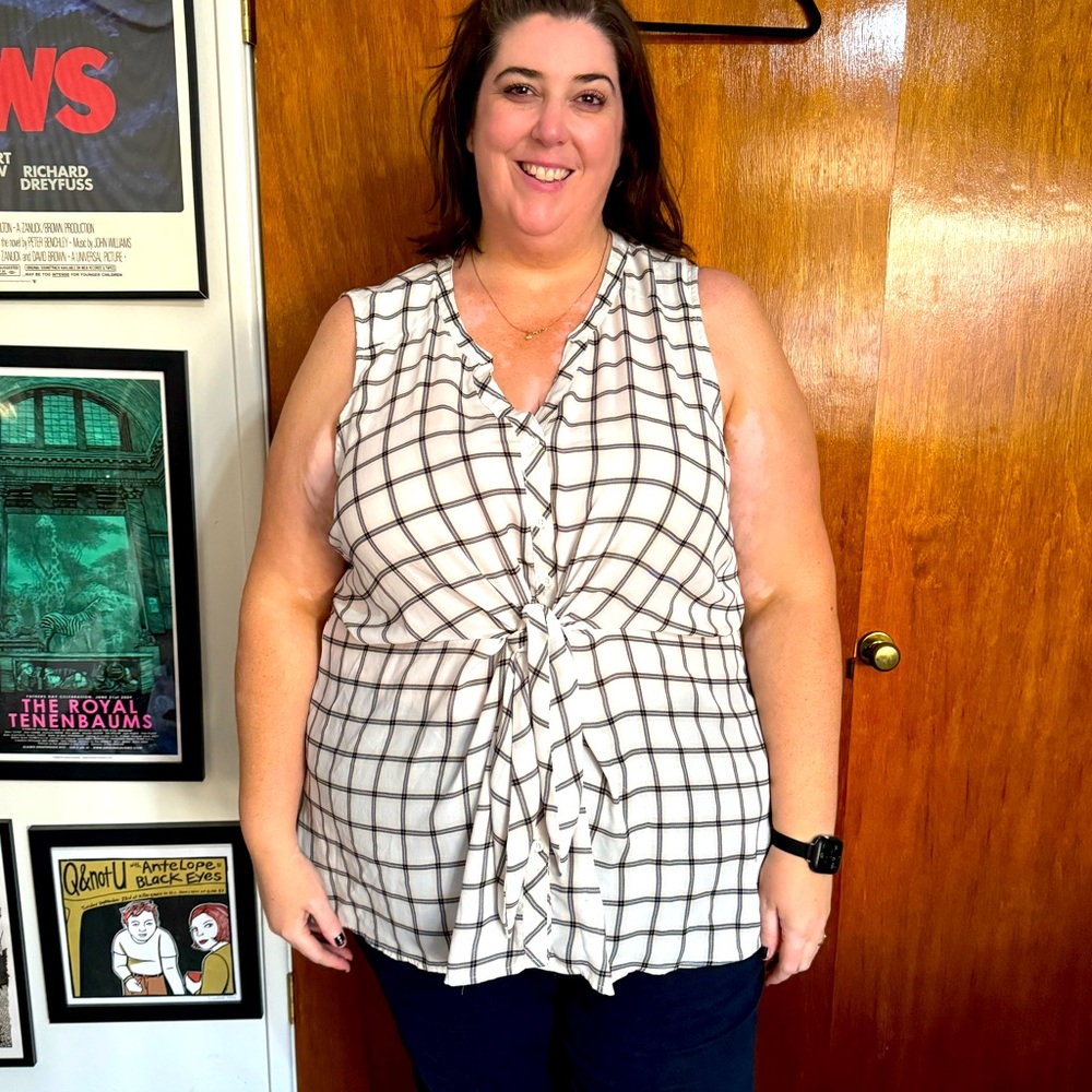 Torrid 6X, 6, 30W sleeveless georgette black and white plaid tie waist top
